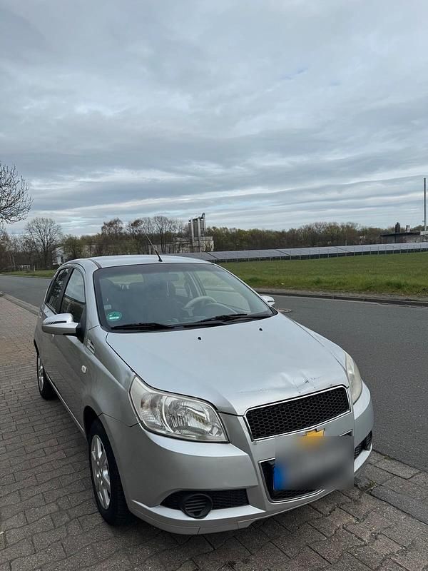 Gebraucht Chevrolet Aveo 80 PS (58 kW) 2009 Silber Kleinwagen