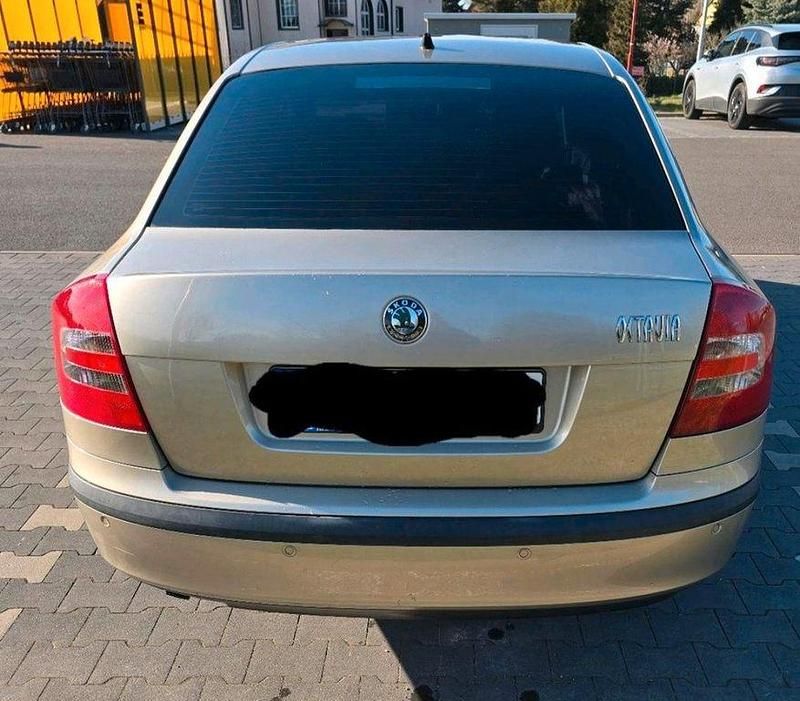 Gebraucht Skoda Octavia Ambiente 116 PS (85 kW) 2005 Gelb Limousine