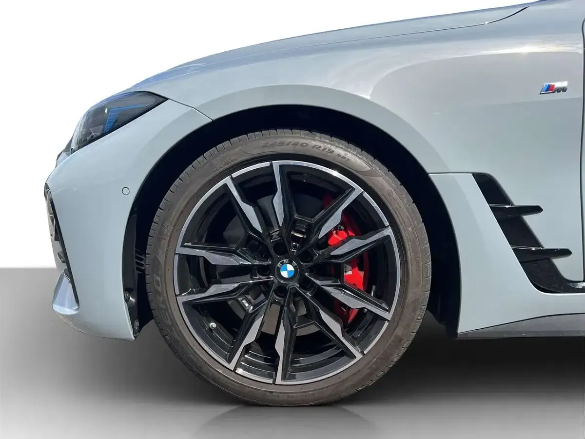 Gebraucht BMW 440 M Sport 387 PS (284 kW) 2025 Grau Coupé