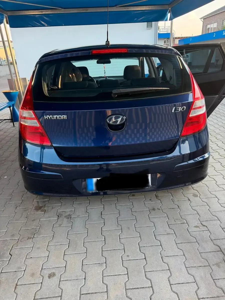 Gebraucht Hyundai i30 109 PS (80 kW) 2007 Blau Kleinwagen