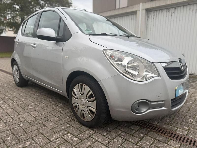 Silber Gebraucht 2010 Opel Agila Edition Limousine | 5.800 € (Fairer Preis) - Bild 1/4