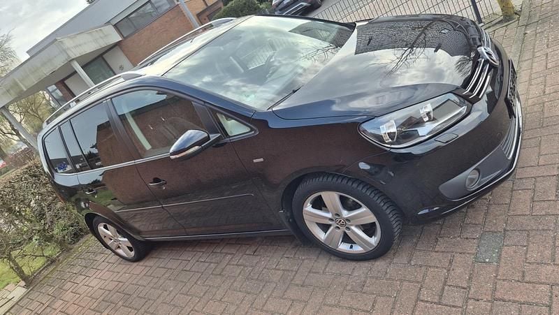Gebraucht VW Touran 105 PS (77 kW) 2012 Schwarz Van / Kleinbus