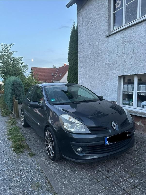 Grau Gebraucht 2006 Renault Clio II Kleinwagen | 700 € (Guter Preis) - Bild 1/4