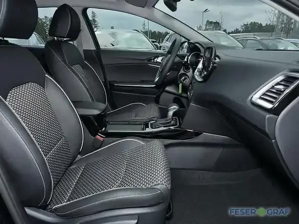 Neu Kia XCeed 150 PS (110 kW) 2026 Lunarsilber metallic SUV