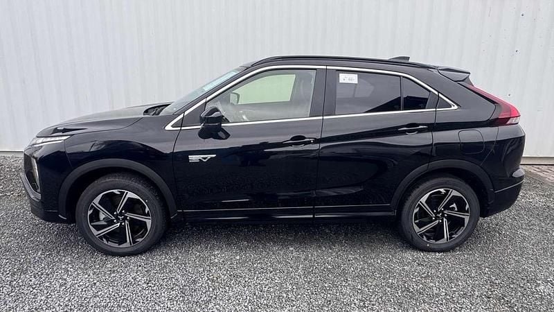 Neu Mitsubishi Eclipse Cross Plus 98 PS (72 kW) 2025 Panther schwarz SUV