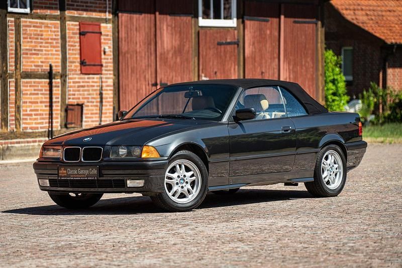 Schwarz Gebraucht 1993 BMW 325 Cabriolet Cabrio | 18.900 € - Bild 1/4