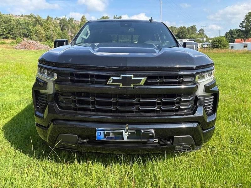 Gebraucht Chevrolet Silverado 426 PS (313 kW) 2023 Schwarz SUV