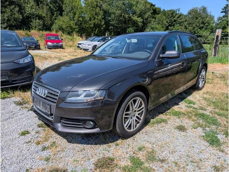 Grau Gebraucht 2010 Audi A4 Attraction Kombi | 3.990 € (Superpreis) - Bild 1/3