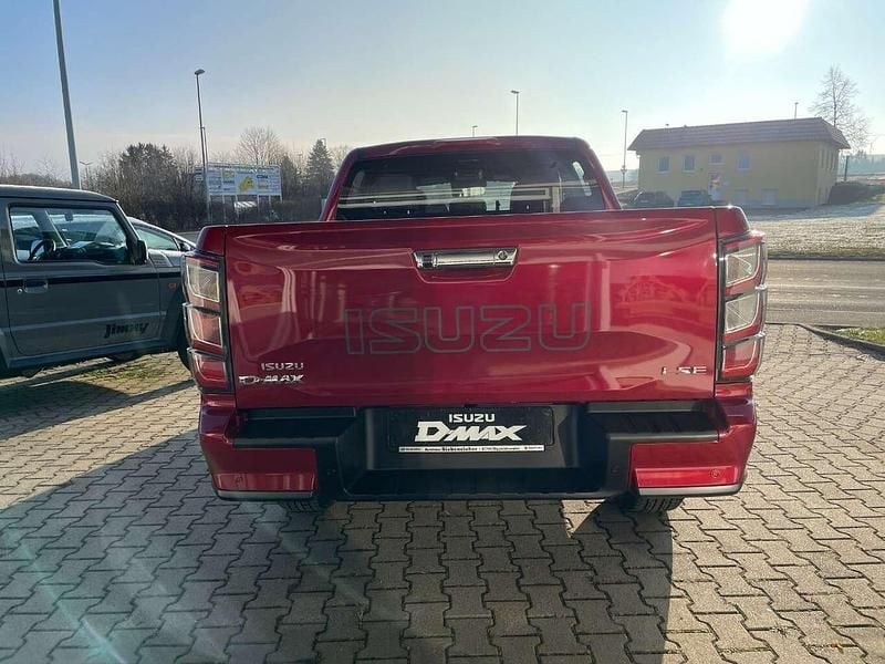 Neu Isuzu D-Max 163 PS (119 kW) 2025 Red spinel SUV