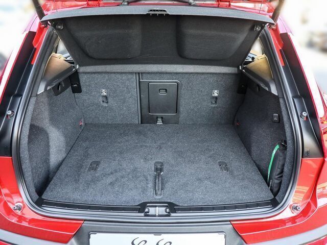 Rot Gebraucht 2023 Volvo XC40 Core SUV | 37.740 € (Fairer Preis) - Bild 1/2