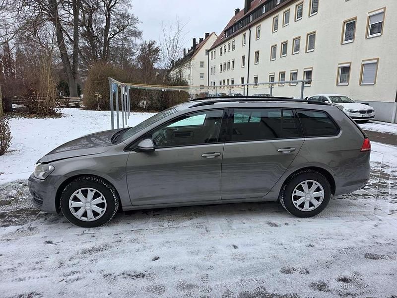 Gebraucht VW Golf VII Comfortline 105 PS (77 kW) 2013 Limousine