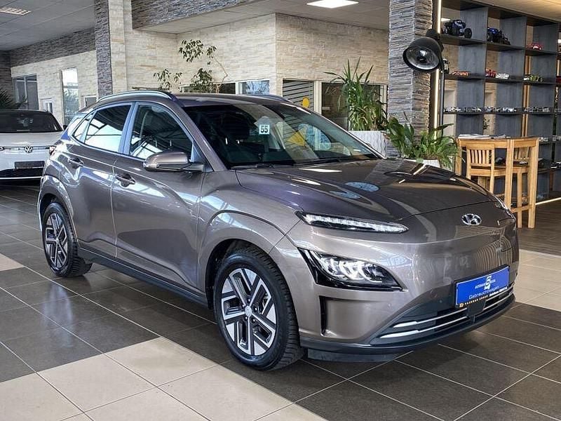 Gold Gebraucht 2022 Hyundai Kona Trend SUV | 22.500 € (Fairer Preis) - Bild 1/4
