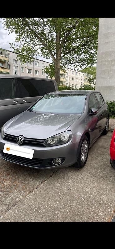 Gelb Gebraucht 2010 VW Golf VI Limousine | 5.600 € (Etwas zu teuer) - Bild 1/4