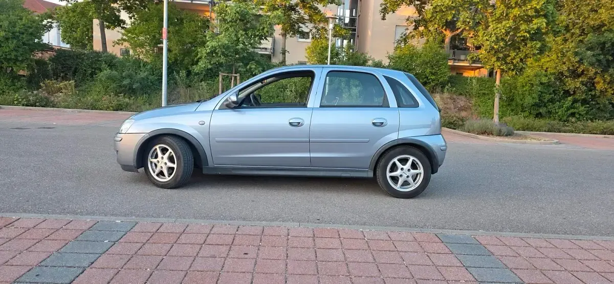 Gebraucht Opel Corsa 80 PS (58 kW) 2005 Grau Kleinwagen