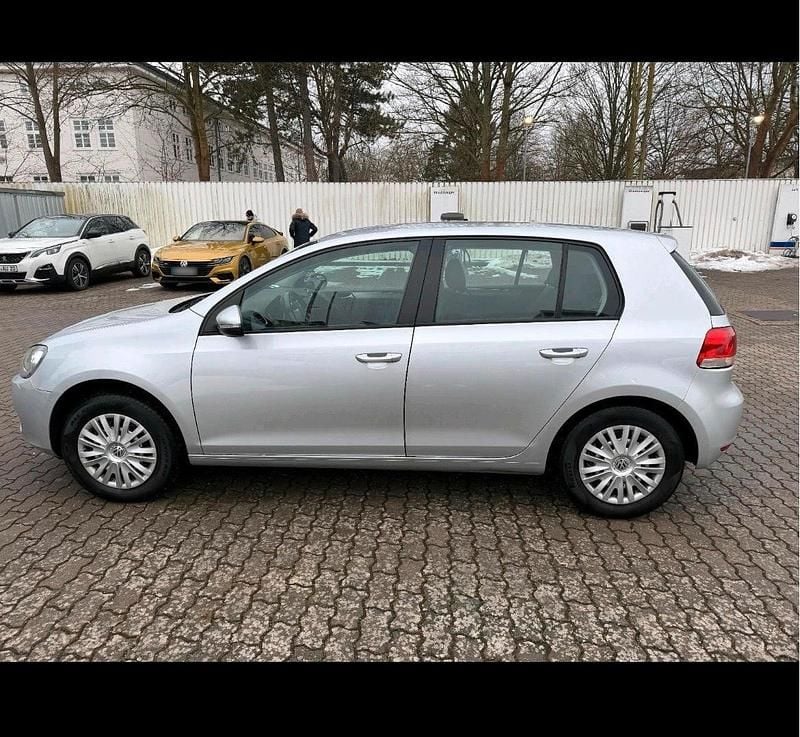 Gebraucht VW Golf VI 80 PS (58 kW) 2010 Silber Kleinwagen