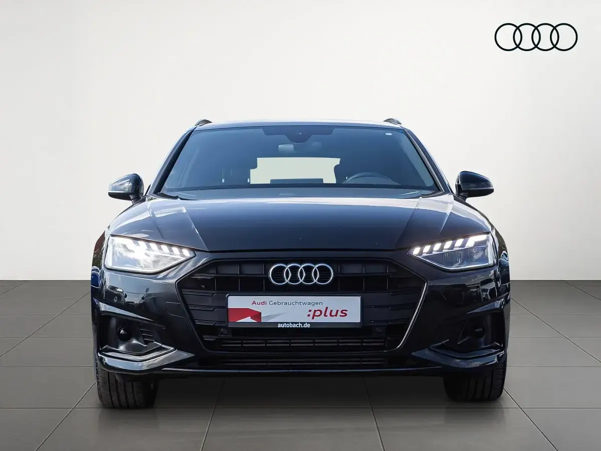 Gebraucht Audi A4 Advanced Plus 204 PS (150 kW) 2022 Mythosschwarz metallic Kombi