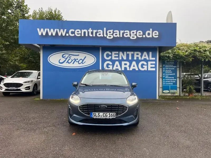 Gebraucht Ford Fiesta Titanium 125 PS (91 kW) 2024 Chroma blau metallic Kleinwagen
