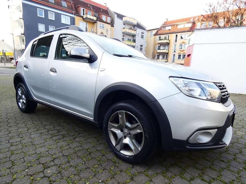 Blau sky Gebraucht 2017 Dacia Sandero Prestige Kleinwagen | 8.250 € (Fairer Preis) - Bild 1/4
