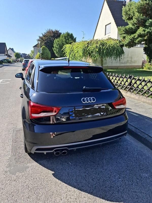 Schwarz Gebraucht 2016 Audi A1 Sportback S-Line Kleinwagen | 10.500 € (Fairer Preis) - Bild 1/4