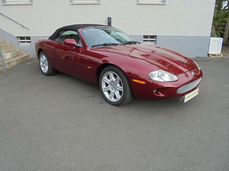 Carnival red Gebraucht 1998 Jaguar XK8 Cabrio | 29.990 € - Bild 1/4