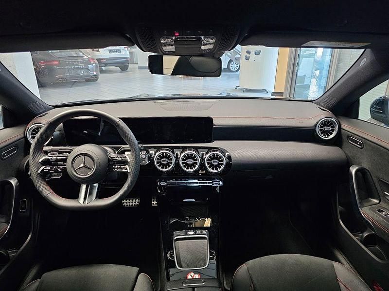 Gebraucht Mercedes CLA180 AMG 136 PS (100 kW) 2025 Kosmosschwarz met. Limousine