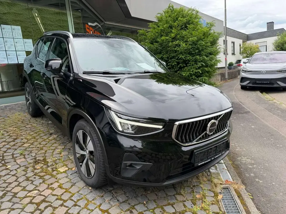Gebraucht Volvo XC40 Core 211 PS (155 kW) 2022 Schwarz SUV