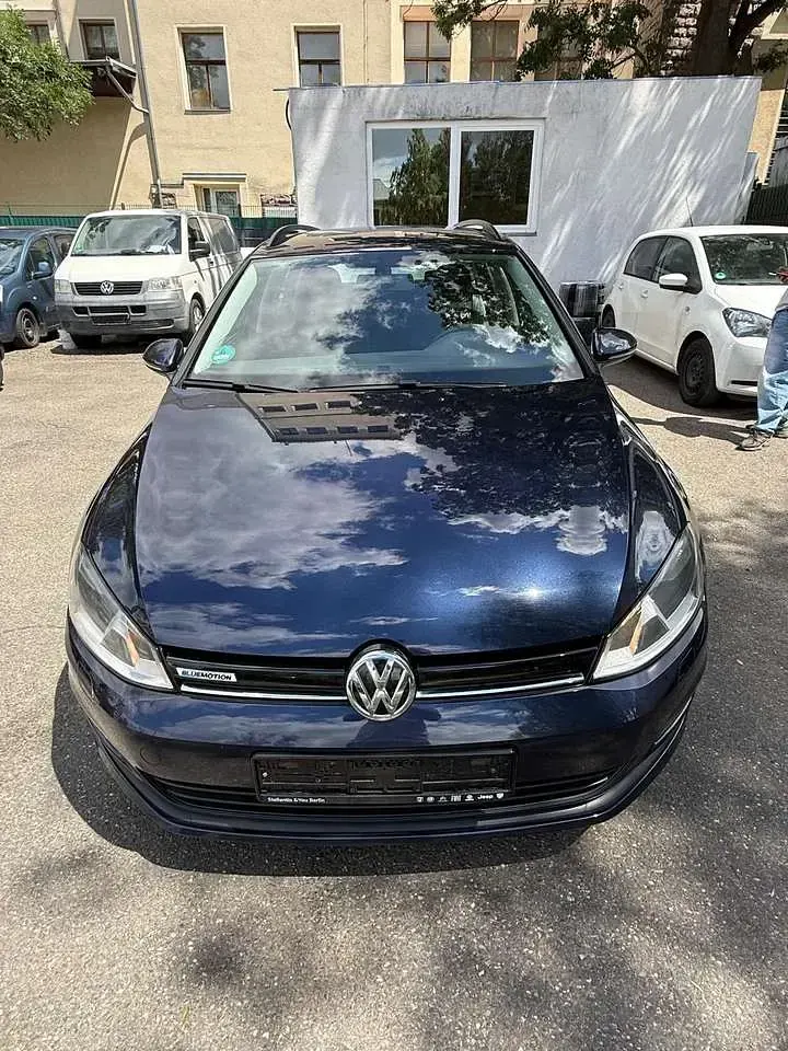 Gebraucht VW Golf VII Trendline 110 PS (80 kW) 2015 Night blue metallic Kombi