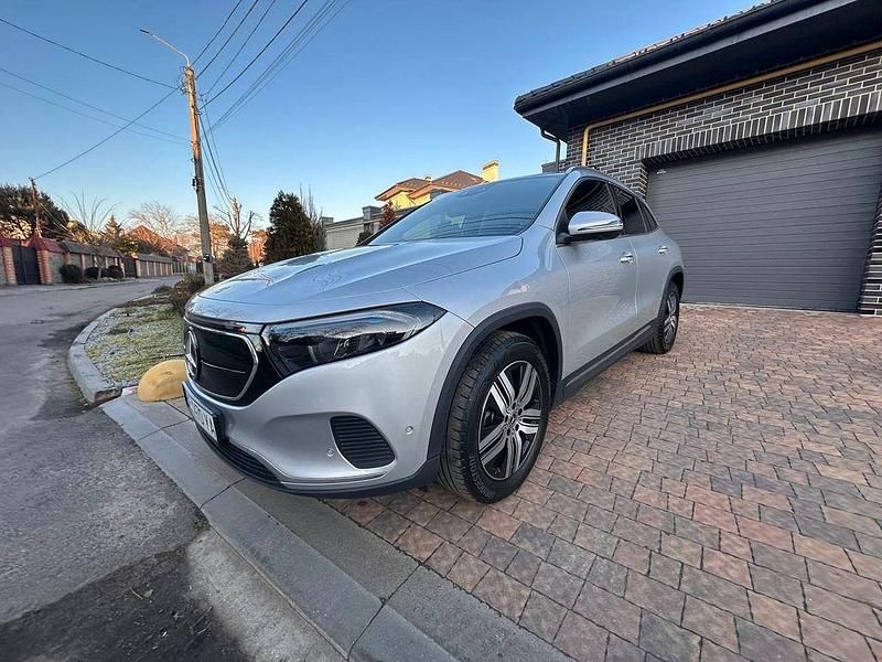 Gebraucht Mercedes EQA250 139 kW (190 PS) 2023 Grau SUV