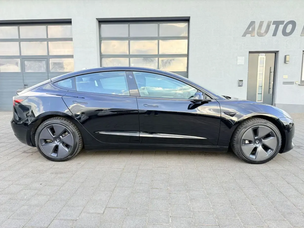 Gebraucht Tesla Model 3 Standard Range 208 kW (283 PS) 2022 Schwarz Limousine