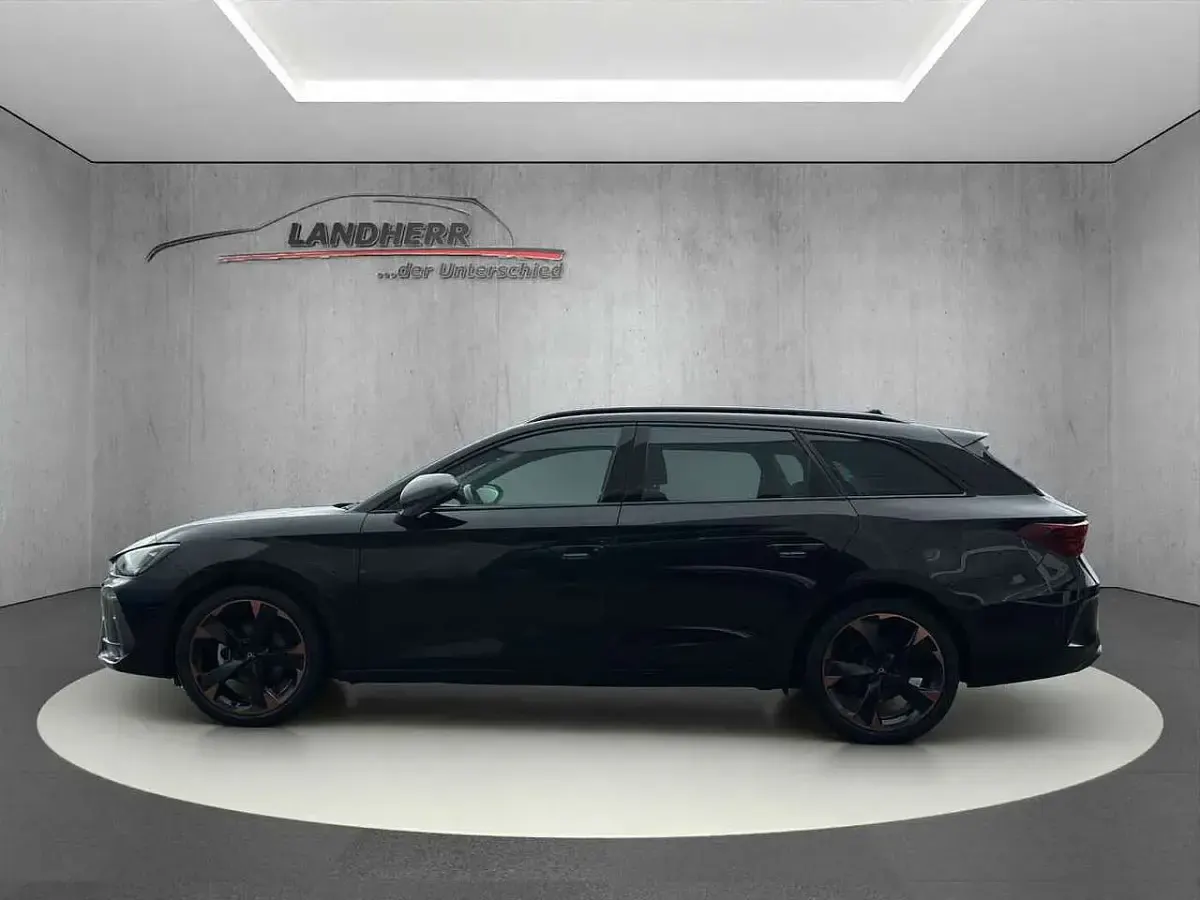 Second-hand Cupra Leon 150 CP (110 kW) 2025 Negru Break
