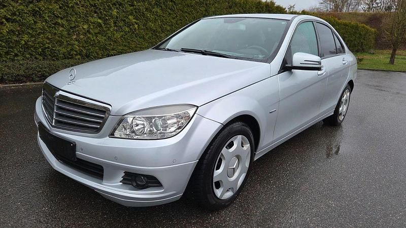 Gebraucht Mercedes C180 156 PS (114 kW) 2010 Silber Limousine