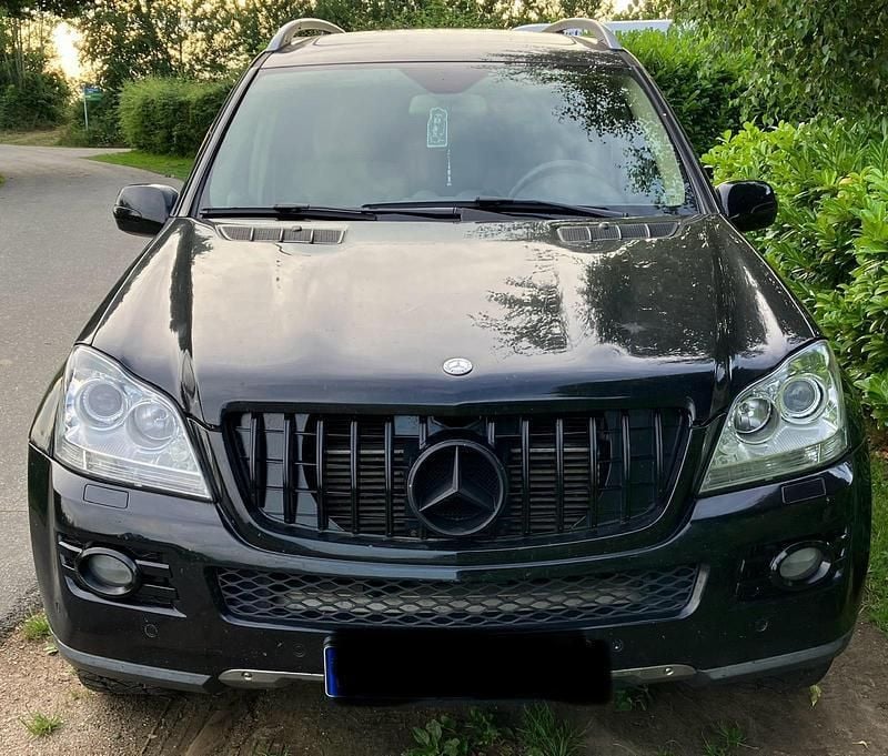 Schwarz Gebraucht 2007 Mercedes GL320 SUV | 7.500 € (Superpreis) - Bild 1/4