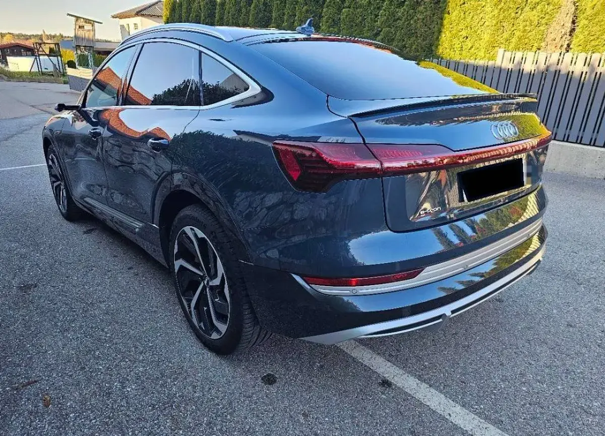 Gebraucht Audi e-tron Sportback Edition .1 300 kW (408 PS) 2020 Blau SUV