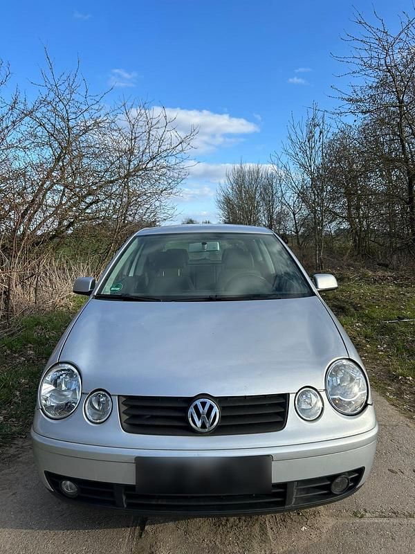 Gebraucht VW Polo 75 PS (55 kW) 2003 Silber Kleinwagen