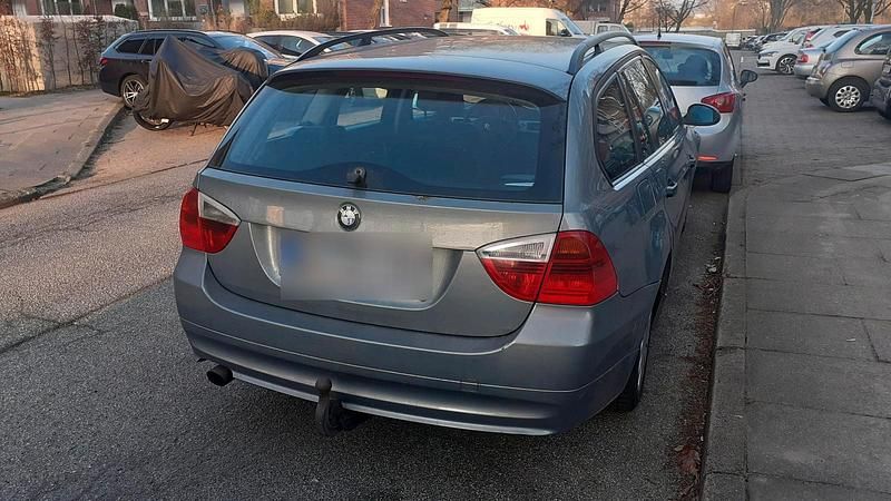 Gebraucht BMW 320 163 PS (119 kW) 2005 Grau Kombi