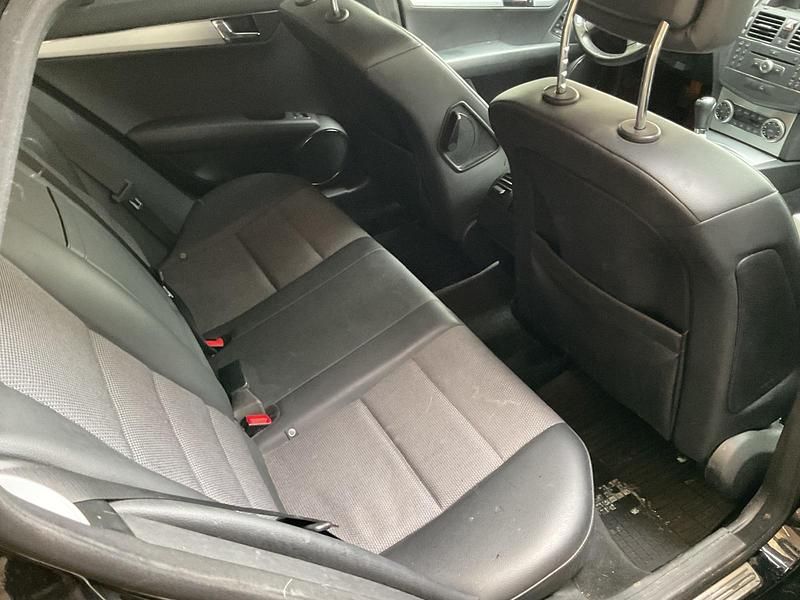 Gebraucht Mercedes 220 136 PS (100 kW) 2008 Schwarz Kombi