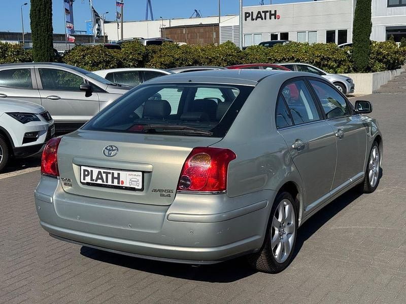 Gebraucht Toyota Avensis Executive 163 PS (119 kW) 2004 Grün Kleinwagen