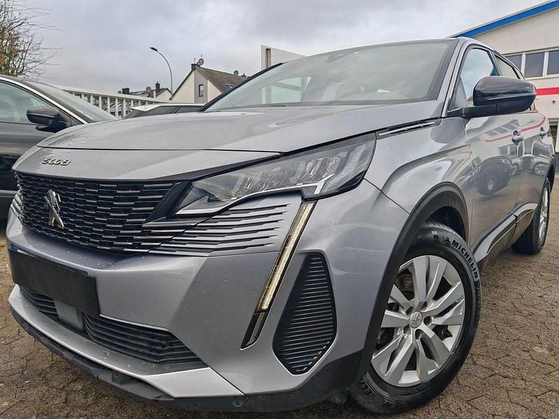 Gebraucht Peugeot 5008 131 PS (96 kW) 2022 Grau SUV