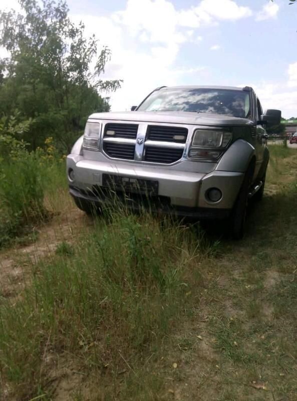 Silber Gebraucht 2010 Dodge Nitro SUV | 4.444 € (Fairer Preis) - Bild 1/4