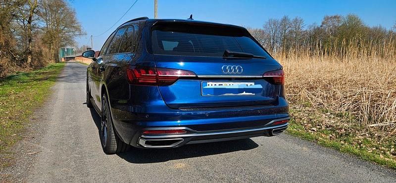 Gebraucht Audi A4 Advanced 190 PS (139 kW) 2020 Blau Limousine