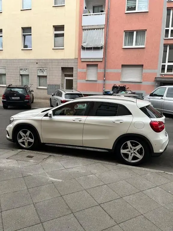 Gebraucht Mercedes GLA220 AMG line 170 PS (125 kW) 2014 Weiß SUV