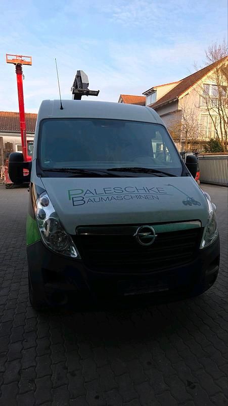 Gebraucht Opel Movano 136 PS (100 kW) 2015 Weiß Van / Kleinbus