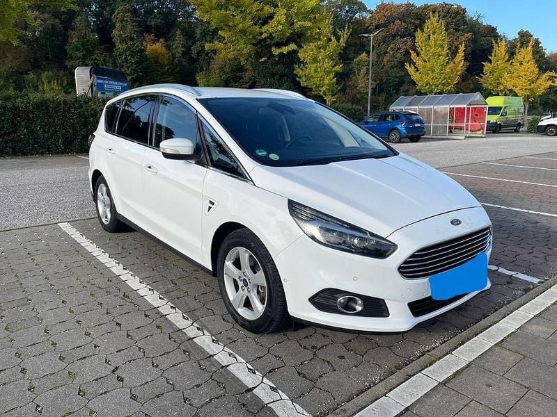 Gebraucht Ford S-MAX Titanium 150 PS (110 kW) 2016 Weiß Van / Kleinbus