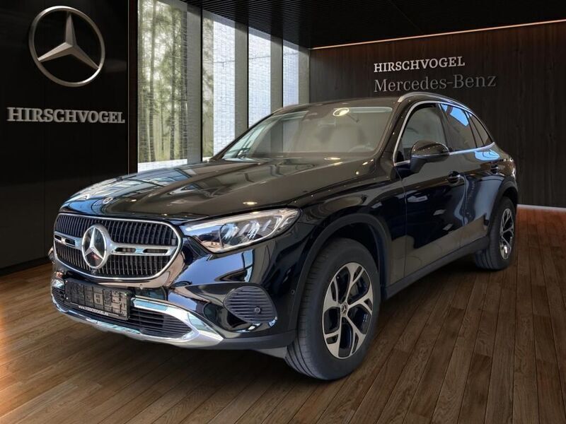 Schwarz Gebraucht 2023 Mercedes GLC300e Avantgarde SUV | 53.750 € (Superpreis) - Bild 1/4