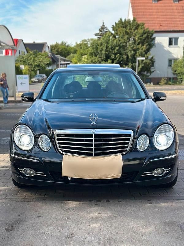 Schwarz Gebraucht 2009 Mercedes E280 Limousine | 5.300 € (Fairer Preis) - Bild 1/4