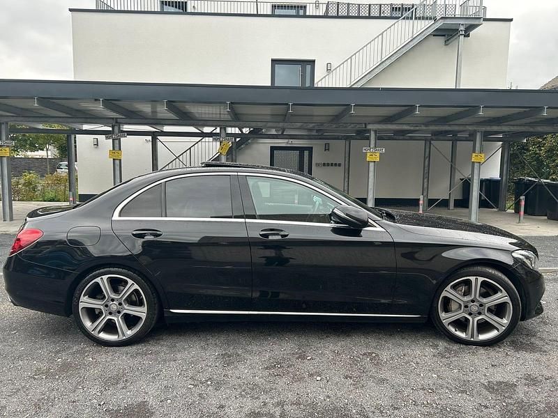 Schwarz Gebraucht 2016 Mercedes C250 Limousine | 17.000 € (Fairer Preis) - Bild 1/4