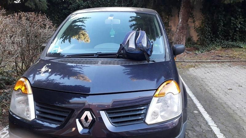 Gebraucht Renault Modus Dynamique 79 PS (58 kW) 2005 Violet Van / Kleinbus