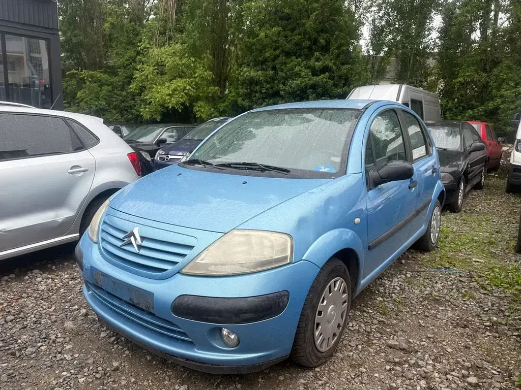 Używany Citroën C3 73 KM (53 kW) 2002 Niebieski Hatchback