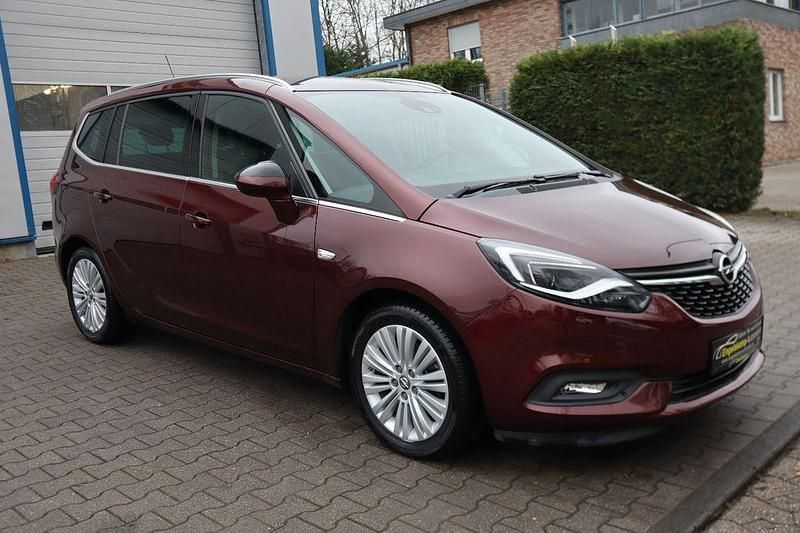 Gebraucht Opel Zafira Innovation 140 PS (102 kW) 2018 Braun Van / Kleinbus