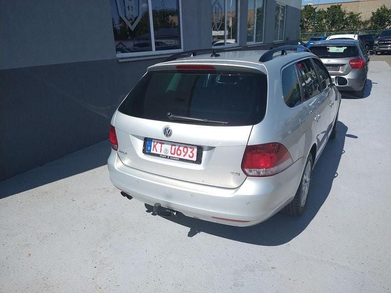 Silber Gebraucht 2010 VW Golf VI Comfortline Kombi | 7.300 € (Etwas zu teuer) - Bild 1/4